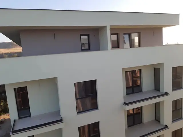 Bloc nou · fațada predată