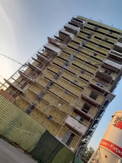 Izolație pe toată înălțimea
