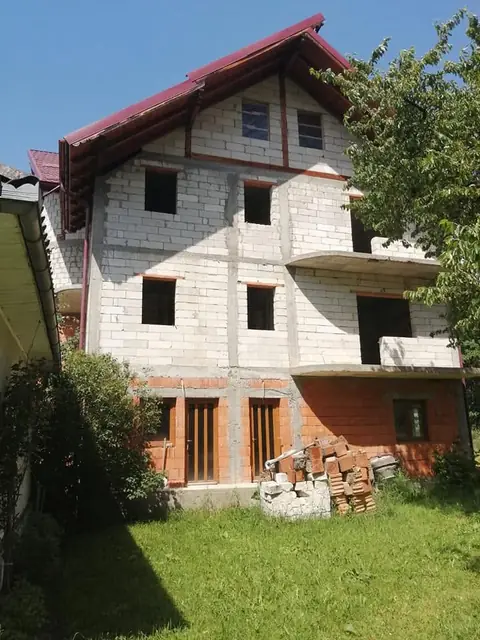 Casă din BCA, înainte